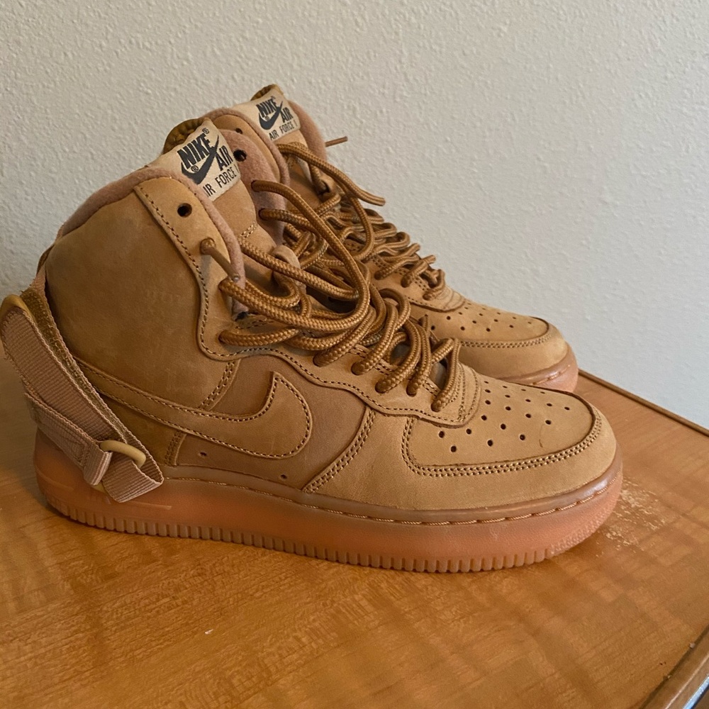 High top brown Nike Air force 1